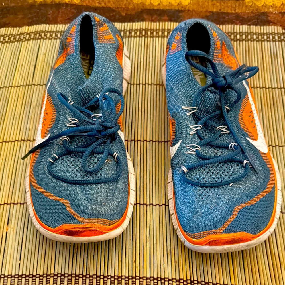 Nike sneakers, size 7.5.